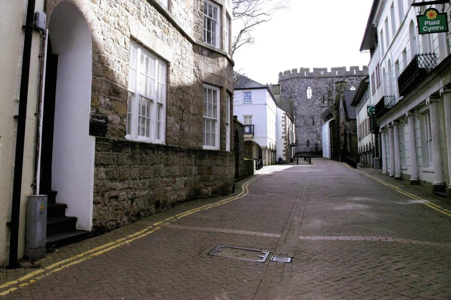 Pass The Keys Apartment 3 Old Conservative Club In Historic Town Caernarfon Exterior foto